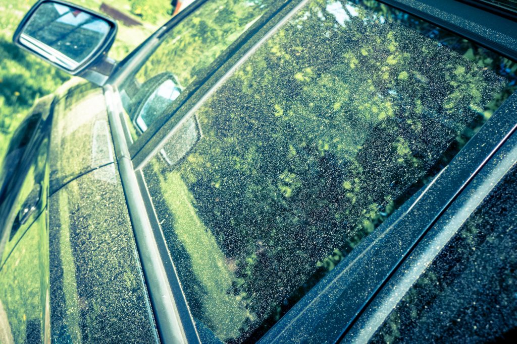 How to Clean Pollen off Car Windows